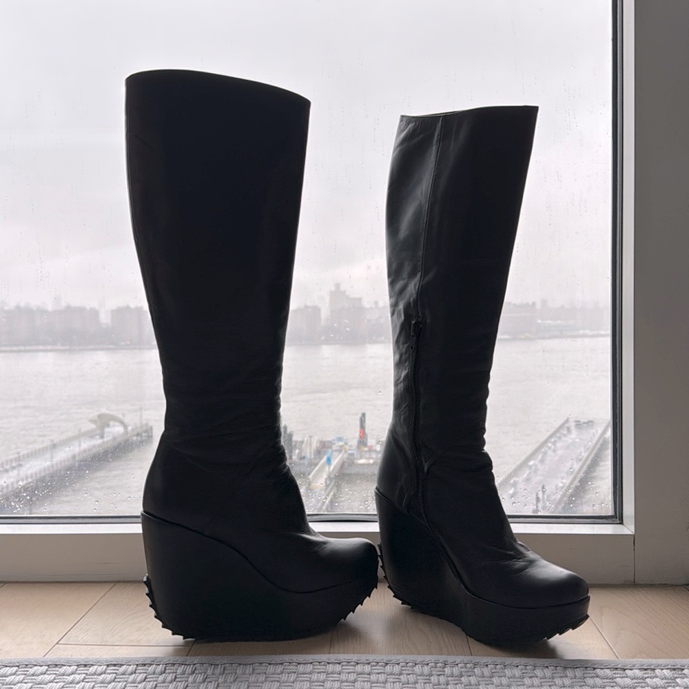 Dusica Dusica Knee High Platform Boots 
4.5 inches Heel 1.5 inches platform